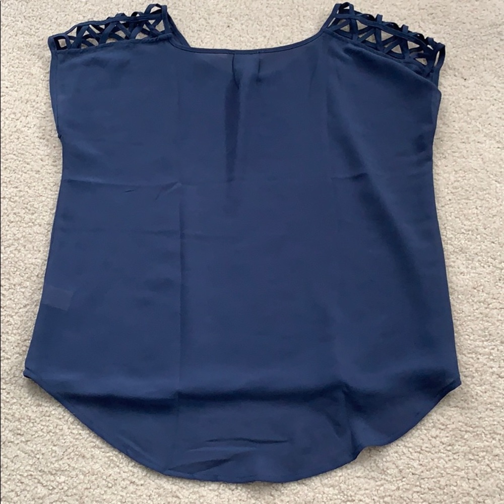 Shirt - Picture 4 of 4